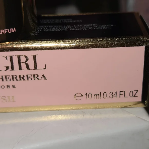Carolina Herrera Good Girl Blush Eau de Parfum Gold Case Travel Spray  10 ml - Picture 3 of 6